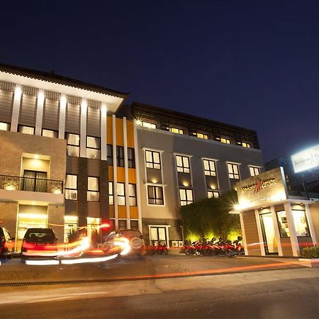 Jentra Dagen Hotel Malioboro Джок'якарта Екстер'єр фото