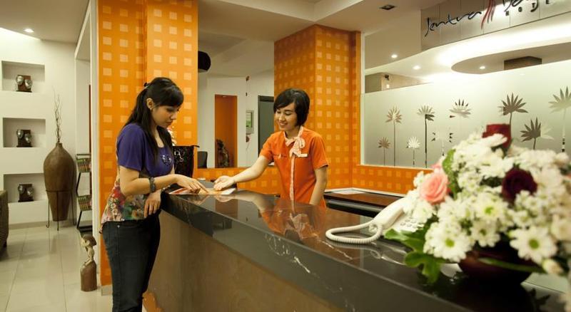 Jentra Dagen Hotel Malioboro Джок'якарта Екстер'єр фото