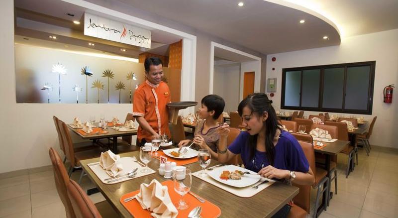 Jentra Dagen Hotel Malioboro Джок'якарта Екстер'єр фото