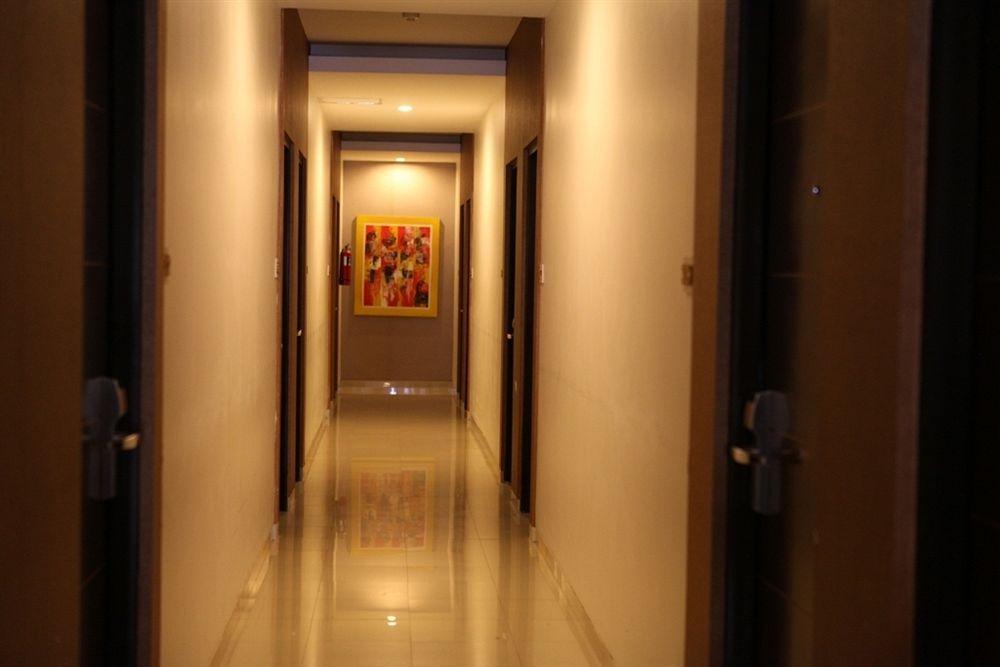 Jentra Dagen Hotel Malioboro Джок'якарта Екстер'єр фото