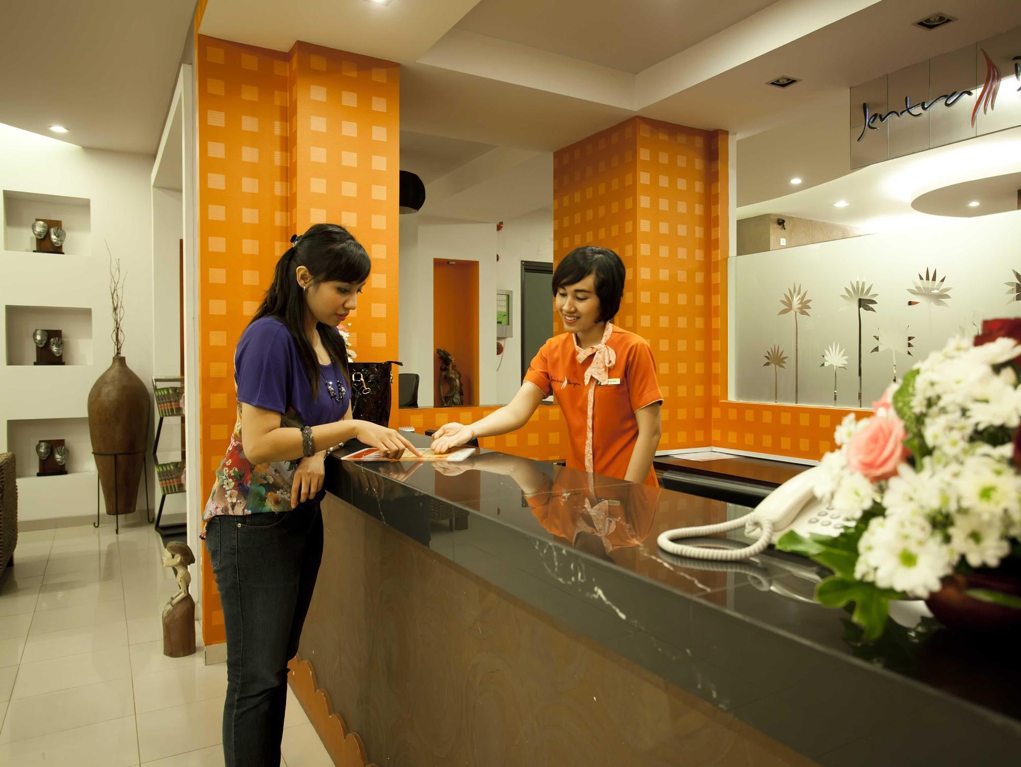 Jentra Dagen Hotel Malioboro Джок'якарта Екстер'єр фото