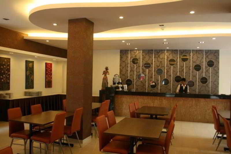 Jentra Dagen Hotel Malioboro Джок'якарта Екстер'єр фото